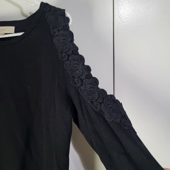 Loft Women's M Black Floral Lace Cold Shoulder Sweatshirt Top Long Sleeve - Picture 3 of 8
